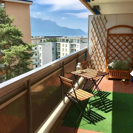 شقة Charming With Balcony | 71